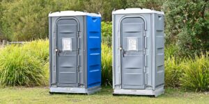 How Temporary Fencing and Portable Toilets Help Keep Sites Safe, Clean, and Organized