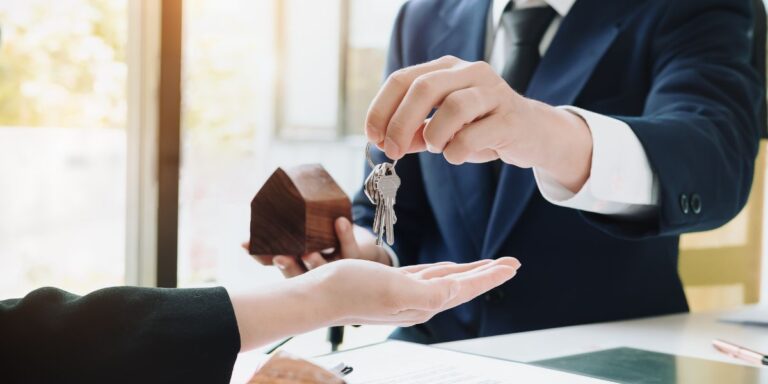 How Professional Real Estate Support Helps Tenants, Owners, and Investors Make Better Decisions